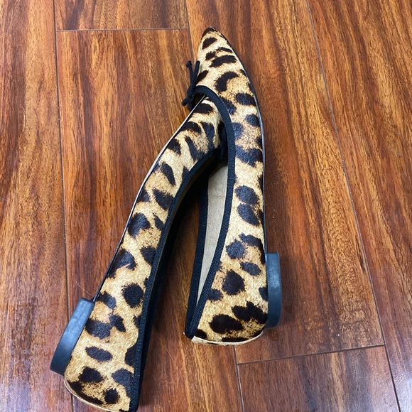 Talbots poppy hair calf heart leopard, print ballet flat Size 8M - Picture 4 of 5